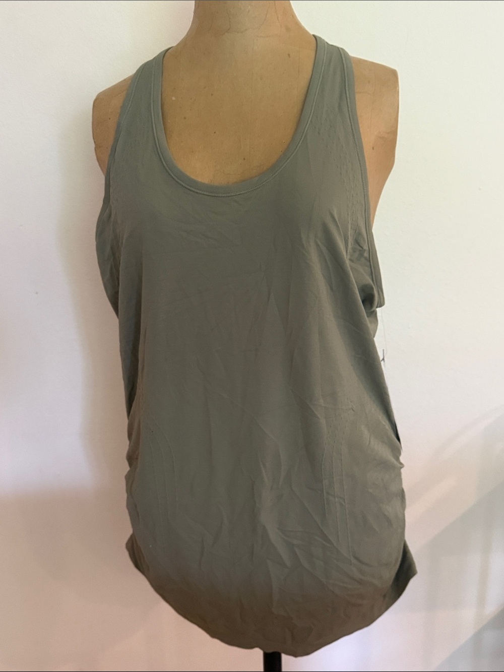 Athleta sz XL NWT Speedlight Tank Olive‎ Green Sleeveless Top unstinkable